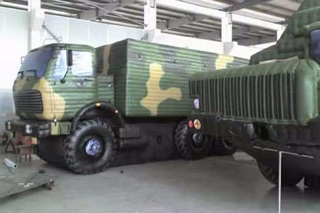 华蓥大型军事车